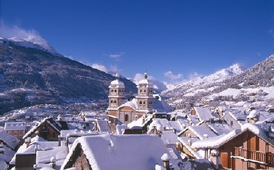 En ce moment à Serre Chevalier 1200, il neige... Photo : L.Galloppe