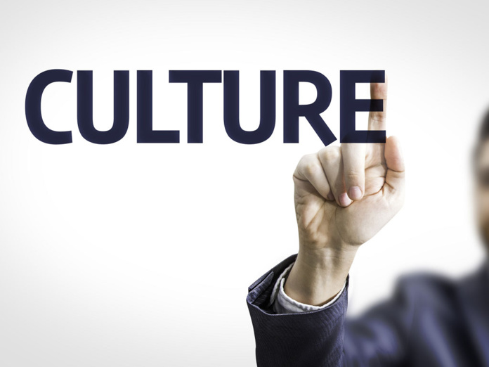 Les agences de voyages, les tour-opérateurs sont des émulseurs de territoires qui savent faire vibrer les émotions comme le feraient des poètes ou des musiciens. - Depositphotos.com gustavofrazao Les agences de voyages, les tour-opérateurs sont des émulseurs de territoires qui savent faire vibrer les émotions comme le feraient des poètes ou des musiciens. - Depositphotos.com gustavofrazao