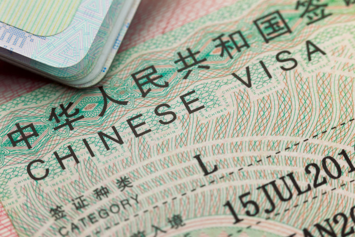 Les autorités consulaires chinoises en France annoncent la reprise de la délivrance de certains types de visas aux requérants vaccinés à l'aide d'un produit "Made in China" – ©Depositphotos