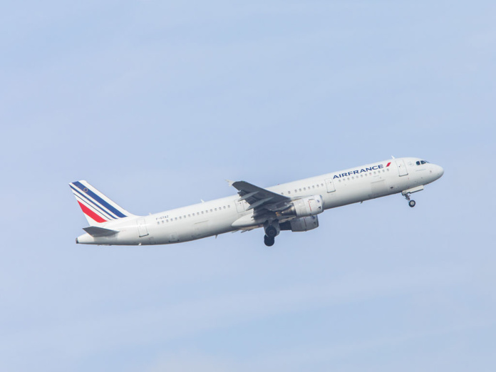 Finalement Air France aurait obtenu de céder moins de créneaux, avec la possibilité d'en donner plus à Roissy-CDG et moins à Orly - DR