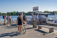Vélo à Vichy sur les rives de l'Allier © D. Grudet / Auvergne-Rhône-Alpes Tourisme Vélo à Vichy sur les rives de l'Allier © D. Grudet / Auvergne-Rhône-Alpes Tourisme