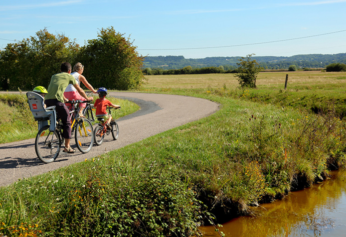 © Grégory Wait - famille à vélo © Grégory Wait - famille à vélo