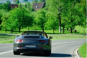 Pour leur autotour en Allemagne, les voyageurs ont le choix entre une Lamborghini Gallardo, une Ferrari 485 Spider et une Porsche Carrera 911 - Photo DR