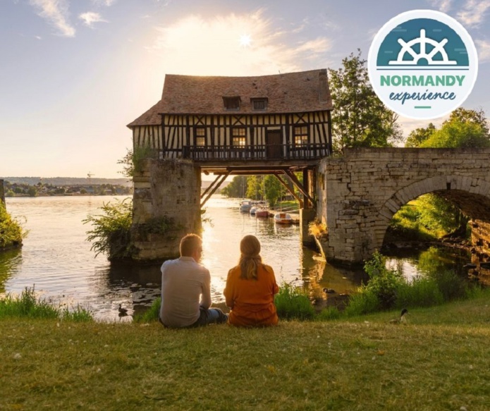 Normandy Expérience propose de découvrir « Giverny à bicyclette en amoureux ». Un séjour de 2 jours/1 nuit, avec en option un guide conférencier local et un service de transfert de bagages depuis la gare de Vernon-Giverny. – DR : Normandy Expérience.