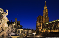 Cathedrale et place de nuit