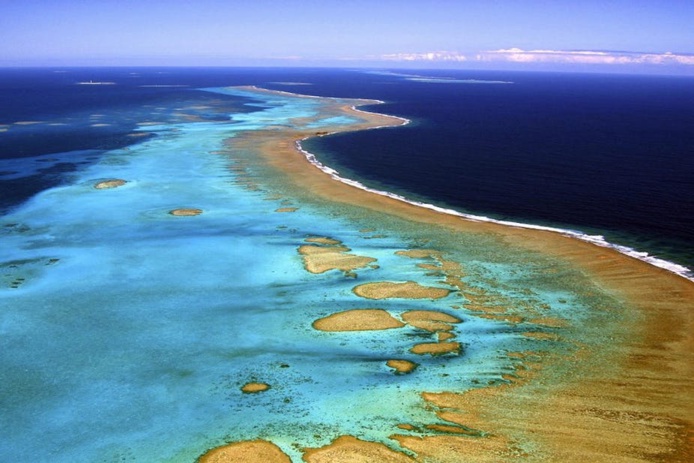 La barrière de corail de Nouvelle-Calédonie, un écosystème fragile inscrit depuis 2008 au patrimoine mondial de l’humanité de l’Unesco. MARC LE CHELARD / AFP La barrière de corail de Nouvelle-Calédonie, un écosystème fragile inscrit depuis 2008 au patrimoine mondial de l’humanité de l’Unesco. MARC LE CHELARD / AFP