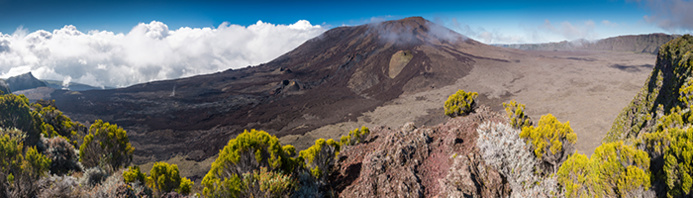 Volcan Piton de la Fournaise © shutterstock 709647436