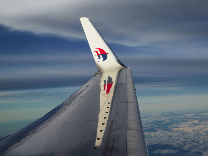 Une des pistes défendue par l'auteure sur la disparition du vol MH370 : "Je n’ai cependant aucun élément pour dire que cet avion a été tiré plutôt qu’éventuellement un accident en vol avec un avion qui essayait de l’intercepter. Je dis qu’il pourrait s’agir d’un missile car c’est déjà arrivé plus d’une fois, ce n’est donc pas totalement aberrant d’envisager cette possibilité." Depositphotos.com Chalabala Une des pistes défendue par l'auteure sur la disparition du vol MH370 : "Je n’ai cependant aucun élément pour dire que cet avion a été tiré plutôt qu’éventuellement un accident en vol avec un avion qui essayait de l’intercepter. Je dis qu’il pourrait s’agir d’un missile car c’est déjà arrivé plus d’une fois, ce n’est donc pas totalement aberrant d’envisager cette possibilité." Depositphotos.com Chalabala