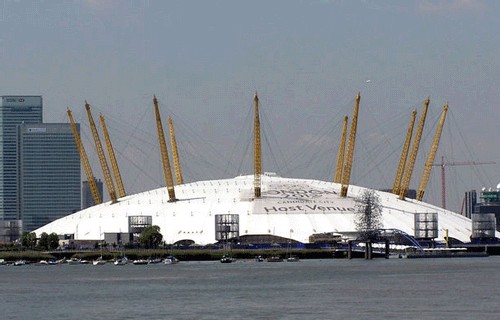 L’ancien dôme du Millennium, transformé en immense salle de concert et d’événements sportifs, réouvre cette année sous le nom de The O2 L’ancien dôme du Millennium, transformé en immense salle de concert et d’événements sportifs, réouvre cette année sous le nom de The O2