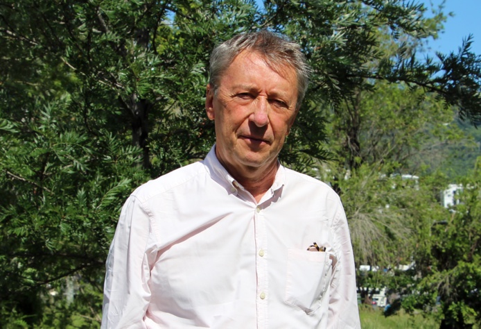 "Il faut créer un conseil de contrôle indépendant qui ne soit pas politique, qui pourra émettre des critiques. Il faut assainir et revenir aux fondamentaux : la nature, les hommes, et leur histoire. C’est ça la richesse de La Réunion." /photo VF "Il faut créer un conseil de contrôle indépendant qui ne soit pas politique, qui pourra émettre des critiques. Il faut assainir et revenir aux fondamentaux : la nature, les hommes, et leur histoire. C’est ça la richesse de La Réunion." /photo VF