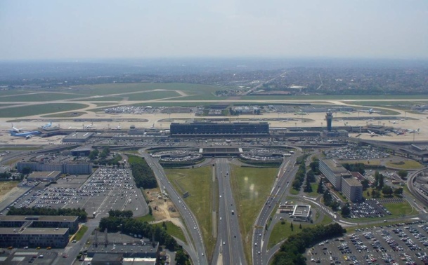 Dans la soirée du samedi 8 juin, des trombes d'eau s'abattent sur les pistes de l'aéroport d'Orly, contraint à la fermeture le temps de l'orage. 16 avions sont alors déroutés sur Charles de Gaulle et c'est le début des embrouilles.... - Photo DR