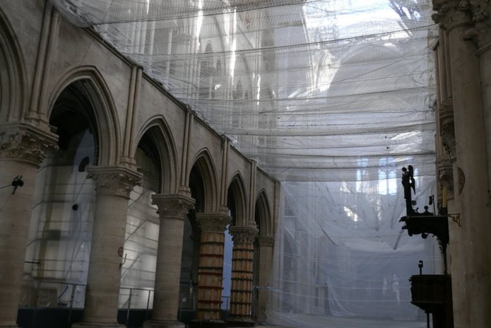 Filets de protection à Notre-Dame de Paris. Bruno Phalip, Author provided Filets de protection à Notre-Dame de Paris. Bruno Phalip, Author provided