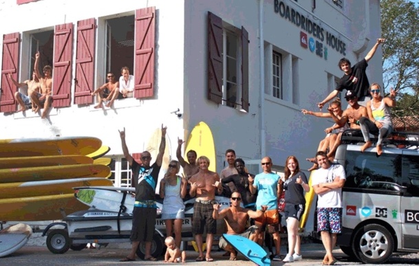 Le Surf Camp de Quiksilver est situé à Hossegor, tout comme le siège Europe du Groupe. - DR