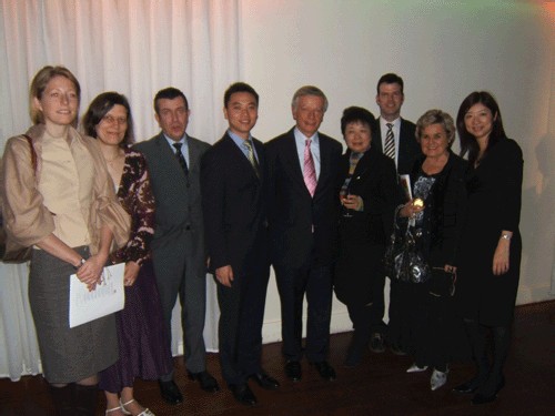 L’équipe des responsables des bureaux de Monaco à Shanghai, New York, Dusseldorf, Milan Tokyo et Londres réunie autour de Michel Bouquier, directeur du tourisme de la Principauté L’équipe des responsables des bureaux de Monaco à Shanghai, New York, Dusseldorf, Milan Tokyo et Londres réunie autour de Michel Bouquier, directeur du tourisme de la Principauté