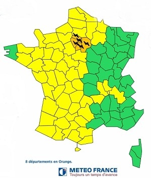 Météo France met en garde contre des passages orageux et des chutes de grêle en Île de France - Météo France