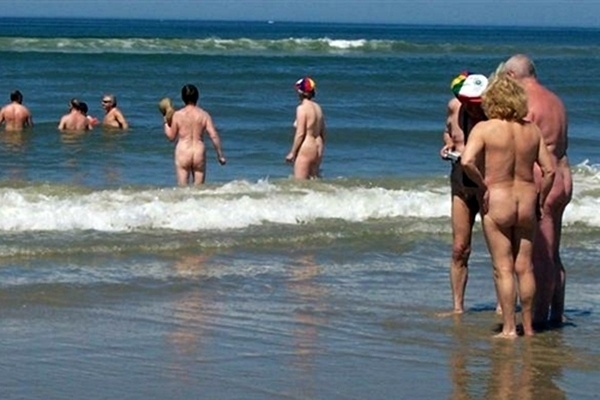 "Pour cette campagne 2013, créer des films viraux est apparu incontournable pour toucher une cible plus jeune, faire parler du naturisme de manière différente, surprenante, positive et rajeunir son image..." /photo dr "Pour cette campagne 2013, créer des films viraux est apparu incontournable pour toucher une cible plus jeune, faire parler du naturisme de manière différente, surprenante, positive et rajeunir son image..." /photo dr