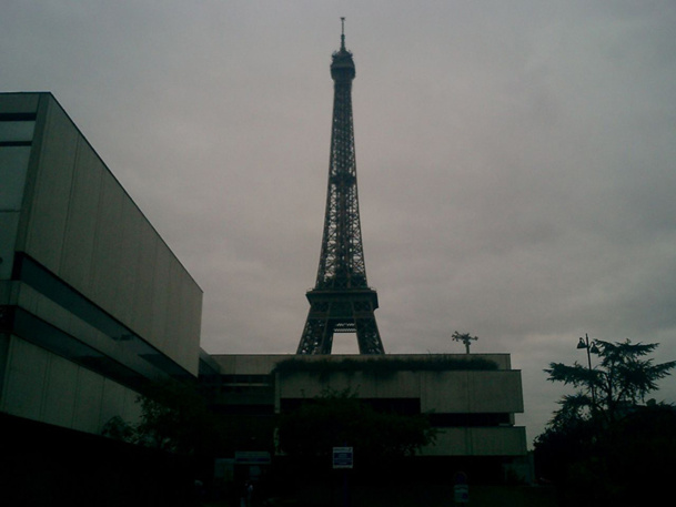 Voici le syndrome de Paris. Cible : les Japonais. Ils arrivent béats, découvrent les taxis dégueulasses, les SDF sur les bouches de métro, les toilettes infâmes des bistrots... Ca ne fait pas un pli : fièvre, tremblements. La crise s’arrête avec le rapatriement. - DR : JDL