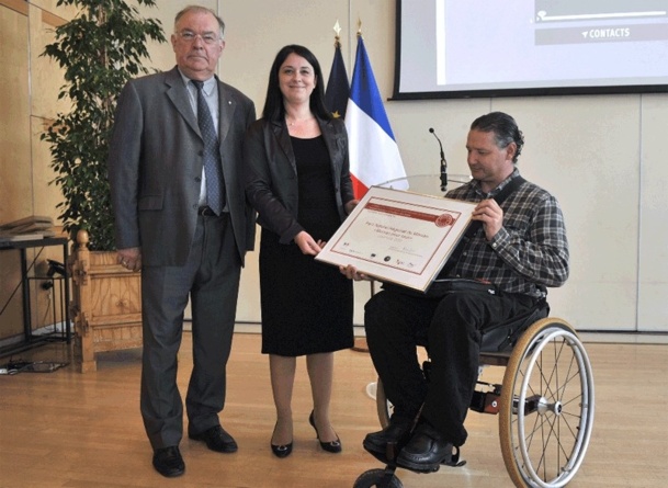 Le parc Régional du Morvan reçoit son prix des mains de Sylvia Pinel, ministre de l’Artisanat, du Commerce, du Tourisme -  Crédit photo DHSimon