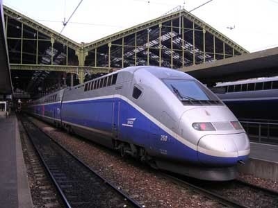 La commission Mobilité 21 conseille de sortir du tout TGV, en reportant la plupart des projets de lignes ferroviaires à grande vitesse LGV - DR