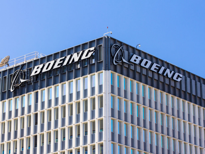 Boeing a traversé la pire période de son histoire avec les déboires du 737 Max, les difficultés liées au 787 et la pandémie qui a cloué au sol toutes les commandes enregistrées en 2019, et ce jusqu’à la reprise des livraisons en décembre 2020 - Depositphotos.com wolterke