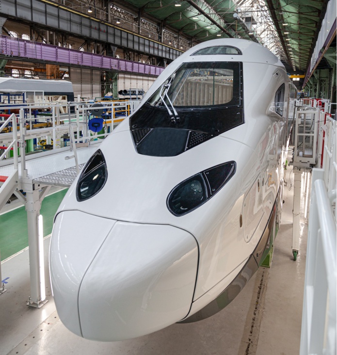 La nouvelle motrice TGV M dévoilé par Alstom et la SNCF - DR La nouvelle motrice TGV M dévoilé par Alstom et la SNCF - DR
