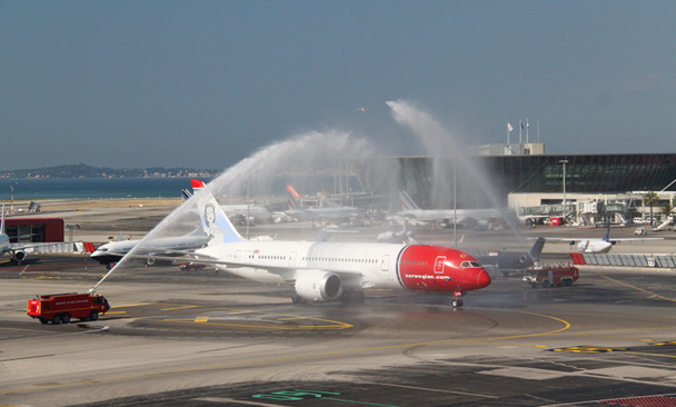 Le Boeing 787 Dreamliner de Norwegian est arrivé à Nice Côte d'Azur samedi 6 juillet 2013 - Photo DR Le Boeing 787 Dreamliner de Norwegian est arrivé à Nice Côte d'Azur samedi 6 juillet 2013 - Photo DR