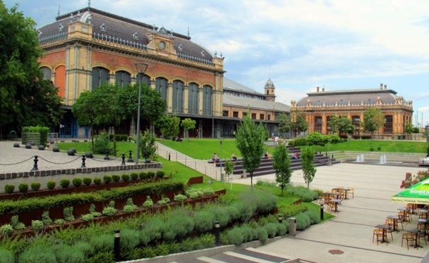 Budapest regorge de petits chef d'oeuvre architecturaux, tels cette gare de chemin de fer réalisée par Eiffel...  /photo JDL