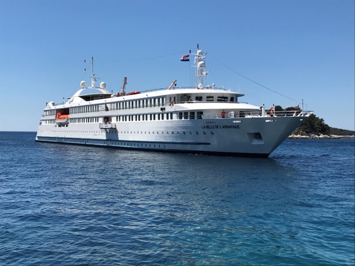 La silhouette de La Belle De L'Adriatique dans les eaux croates - Photo JLR