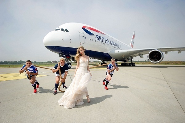 Georgia May Jagger, Bryan Habana, Chris Robshaw et Jean de Villiers posent pour annoncer l'ouverture des ventes sur les vols de British Airways entre Londres et Johannesburg - Photo DR