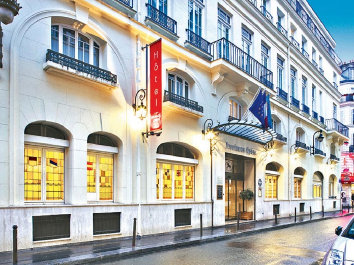 L'hôtel Provinces Opéra à Paris vient d’être entièrement rénové à hauteur de 4 M€. Pour le second hôtel du Groupe dans la capitale, la Villa Modigliani à Montparnasse, les travaux démarreront en fin d’année - DR : Vacances Bleues L'hôtel Provinces Opéra à Paris vient d’être entièrement rénové à hauteur de 4 M€. Pour le second hôtel du Groupe dans la capitale, la Villa Modigliani à Montparnasse, les travaux démarreront en fin d’année - DR : Vacances Bleues