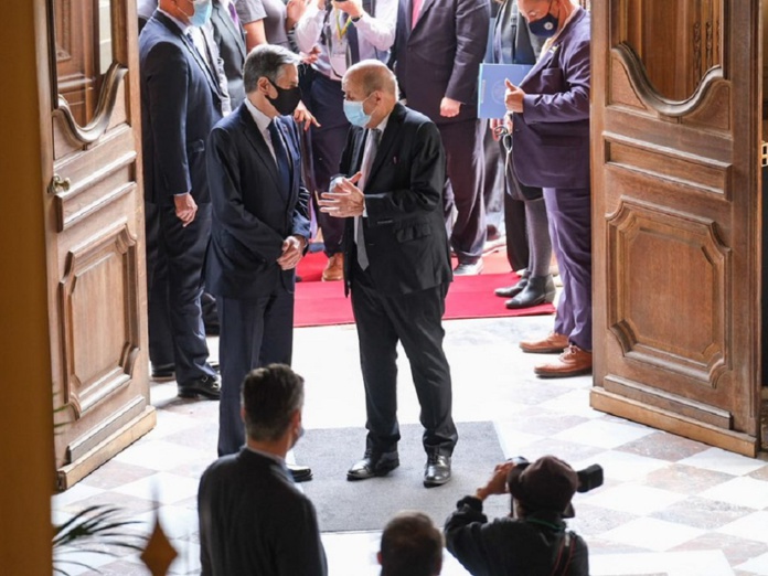 Jean-Yves Le Drian et Antony  Blinken, secrétaire d'Etat des USA ont notamment évoqué l'ouverture des frontières entre la France et les USA - DR Capture écran