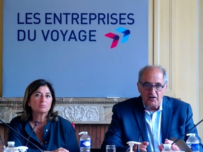 Valérie Boned, Secrétaire générale des Entreprises du Voyage, et Jean-Pierre Mas, Président, lors de la conférence de presse organisée ce 29 juin 2021. A cette occasion le syndicat est revenu sur le sujet des avoirs émis dans le cadre de l'ordonnance du 25 mars 2020 - Capture écran