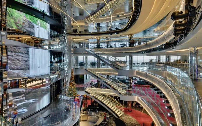 Dans les lounges ou au cœur de l'Atrium, des groupes de musiques animent également les soirées. - Photo MSC Dans les lounges ou au cœur de l'Atrium, des groupes de musiques animent également les soirées. - Photo MSC