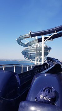 Les toboggans ont beaucoup de succès auprès des adultes et des enfants bien sûr - Photo CE Les toboggans ont beaucoup de succès auprès des adultes et des enfants bien sûr - Photo CE