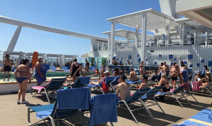 Même si le Smeralda peut embarquer 6000 passagers, Costa a réduit la jauge de 50%. /crédit JDL Même si le Smeralda peut embarquer 6000 passagers, Costa a réduit la jauge de 50%. /crédit JDL