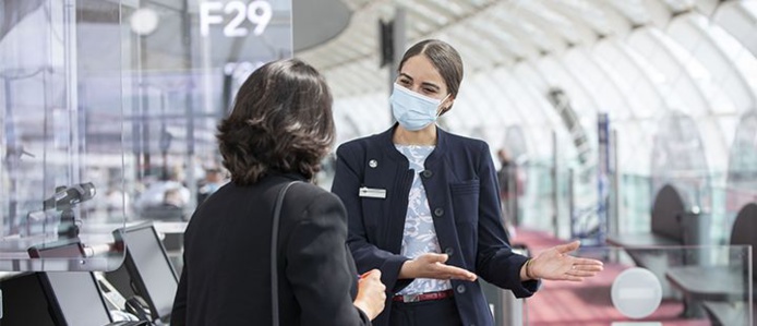 documents sont alors vérifiés et sous réserve de leur conformité, un message de confirmation est adressé au client. Les cartes d’embarquement émises porteront alors la mention « Ready to Fly ». - DR AIR FRANCE