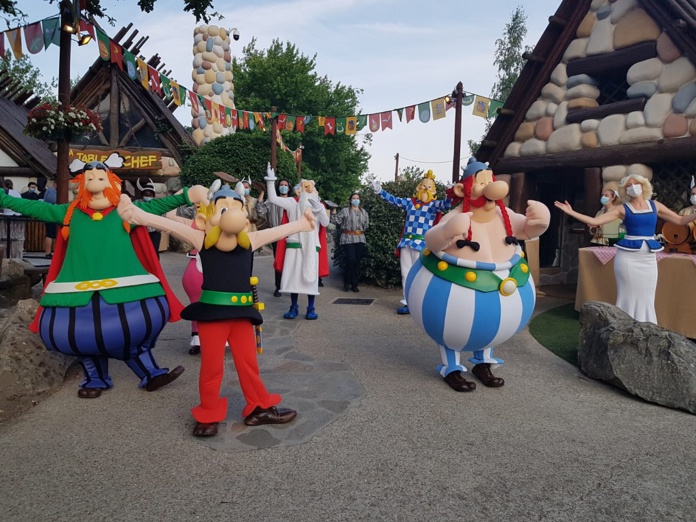 Le Banquet Gaulois, au cœur du Village Gaulois, peut accueillir 200 personnes en plein air, autour d'une assiette de sanglier et d'une bonne cervoise ! - DR : A.B.