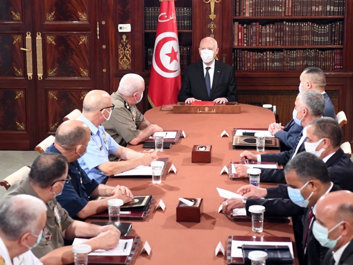 "La Tunisie risque de tomber dans "démocratie un peu autoritaire" ou un "autoritarisme vaguement démocratique", voilà le fonctionnement dans les prochaines années" selon Vincent Geisser, sociologue et politologue au CNRS spécialiste de la Tunisie - Crédit photo : Compte Facebook de la présidence de la Tunisie