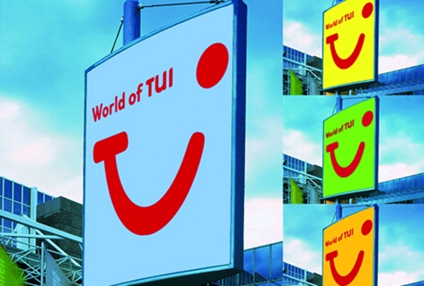 Du côté de TUI France comme de celui de Thomas Cook, on raisonne business units, synergie des produits, centralisation des décisions, optimisation à tout crin des marges. Bref, les ingrédients qui mènent droit à l’impasse ! Du côté de TUI France comme de celui de Thomas Cook, on raisonne business units, synergie des produits, centralisation des décisions, optimisation à tout crin des marges. Bref, les ingrédients qui mènent droit à l’impasse !