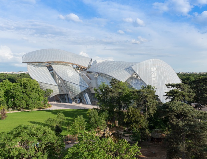 La Fondation Louis Vuitton, l’écrin blanc de l’architecte star Frank Gehry, dédié à l’art contemporain et à la création culturelle, propose des expositions majeures - DR : Fondation Louis Vuitton