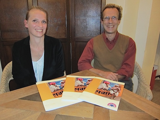 Christophe Sentuc, le directeur de Terre Voyages, accompagné par Frédérique Mazuir, présentent leur nouvelle brochure dédiée à l'Inde, la 8e destination du TO. DR Christophe Sentuc, le directeur de Terre Voyages, accompagné par Frédérique Mazuir, présentent leur nouvelle brochure dédiée à l'Inde, la 8e destination du TO. DR