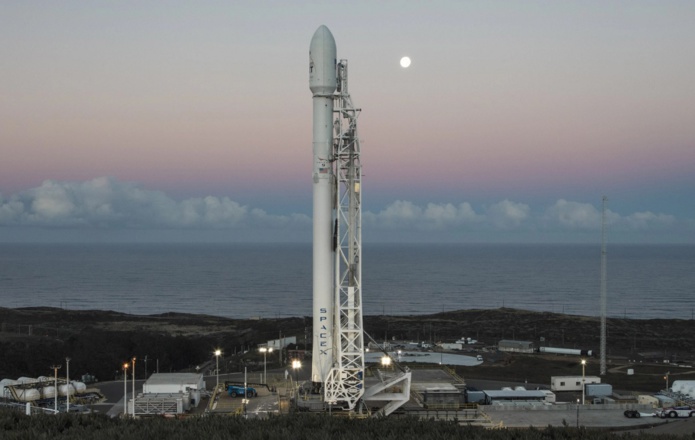 SpaceX va opérer son premier vol touristique. La mise en orbite autour de la Terre sera assurée par la fusée Falcon 9 à partir du vaisseau de transport Dragon - DR SpaceX va opérer son premier vol touristique. La mise en orbite autour de la Terre sera assurée par la fusée Falcon 9 à partir du vaisseau de transport Dragon - DR