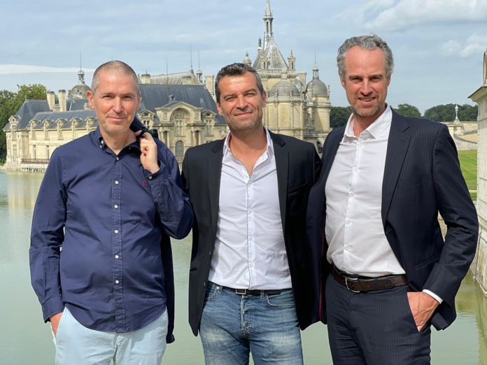 Jean Eustache (AmériGo), Grégory Gueugnon (AmériGo et Asia) et Guillaume Linton (Asia) officialisent le rapprochement entre les deux tour-opérateurs Amérigo et Asia - DR