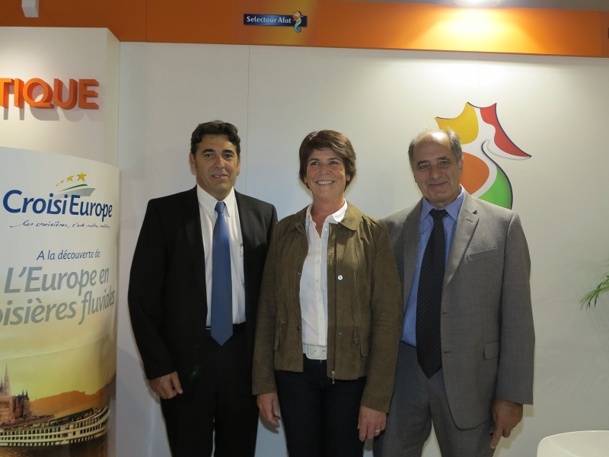 La croisière de 9 jours entre Bâle et Amsterdam de CroisiEurope sera distribuée en exclusivité par les points de vente Selectour Afat.De G. à D. : Christian Schmitter, PDG de CroisiEurope, Dominique Beljanski Selectour Afat, et Jean-Pierre Mas Président de Selectour Afat  - Photo DR La croisière de 9 jours entre Bâle et Amsterdam de CroisiEurope sera distribuée en exclusivité par les points de vente Selectour Afat.De G. à D. : Christian Schmitter, PDG de CroisiEurope, Dominique Beljanski Selectour Afat, et Jean-Pierre Mas Président de Selectour Afat  - Photo DR