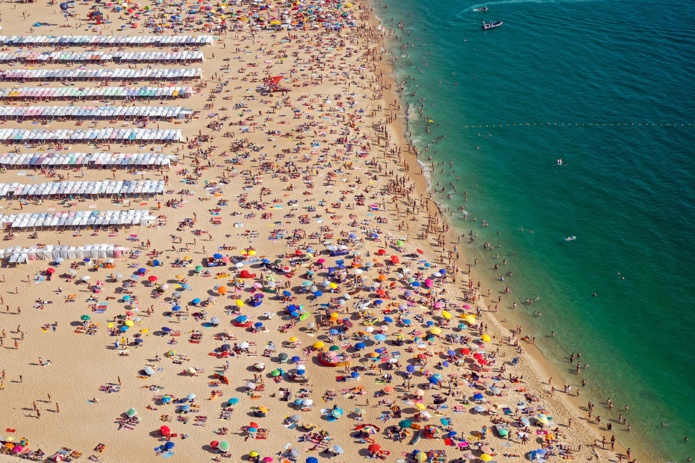 La croissance soutenue du tourisme a mené à une sur-fréquentation de certains lieux, provoquant des conséquences sur la faune et la flore et sur la vie quotidienne des résidents -  Depositphotos.com Auteur elxeneize