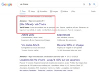 Capture écran sur la requête Val d'Izère, où Airbnb apparait comme site officiel de la station de ski