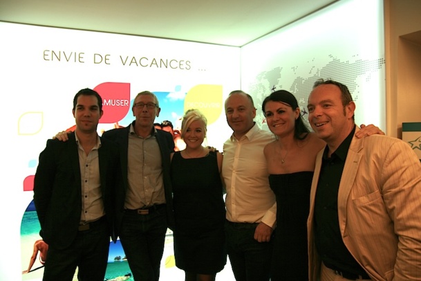 L'équipe de Look Voyages prend la pose à l'intérieure de la nouvelle agence du TO, dans le quartier de la Bastille. DR L'équipe de Look Voyages prend la pose à l'intérieure de la nouvelle agence du TO, dans le quartier de la Bastille. DR