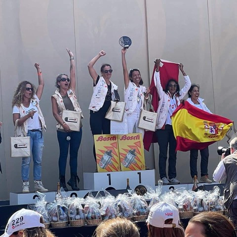 Armelle et Yolande ont terminé deuxième au classement général - DR