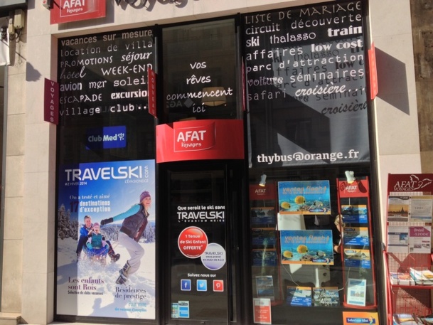 L'agence "Les voyages de Thybus" dans le 8ème arrondissement à Paris accueille durant toute la saison hiver un corner éphémère aux couleurs de Travelski. L'agence "Les voyages de Thybus" dans le 8ème arrondissement à Paris accueille durant toute la saison hiver un corner éphémère aux couleurs de Travelski.