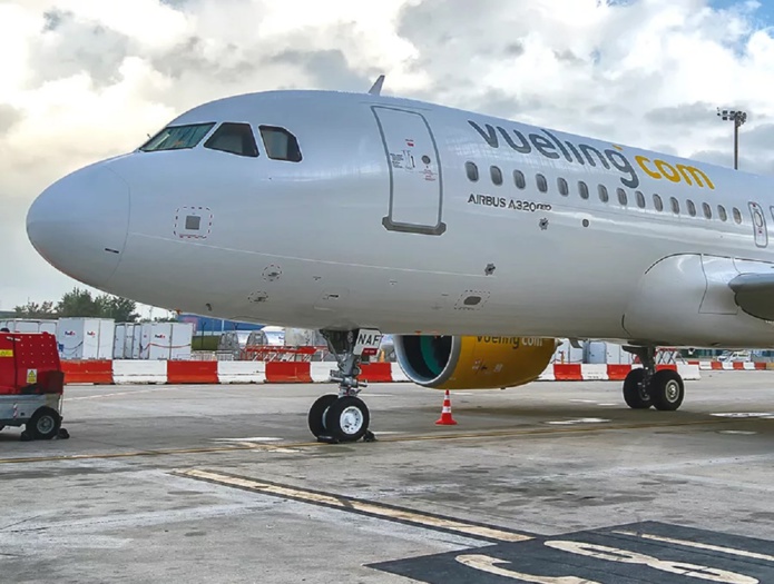 Vueling recrute jusqu'à 100 stewards et hôtesses à Paris Orly